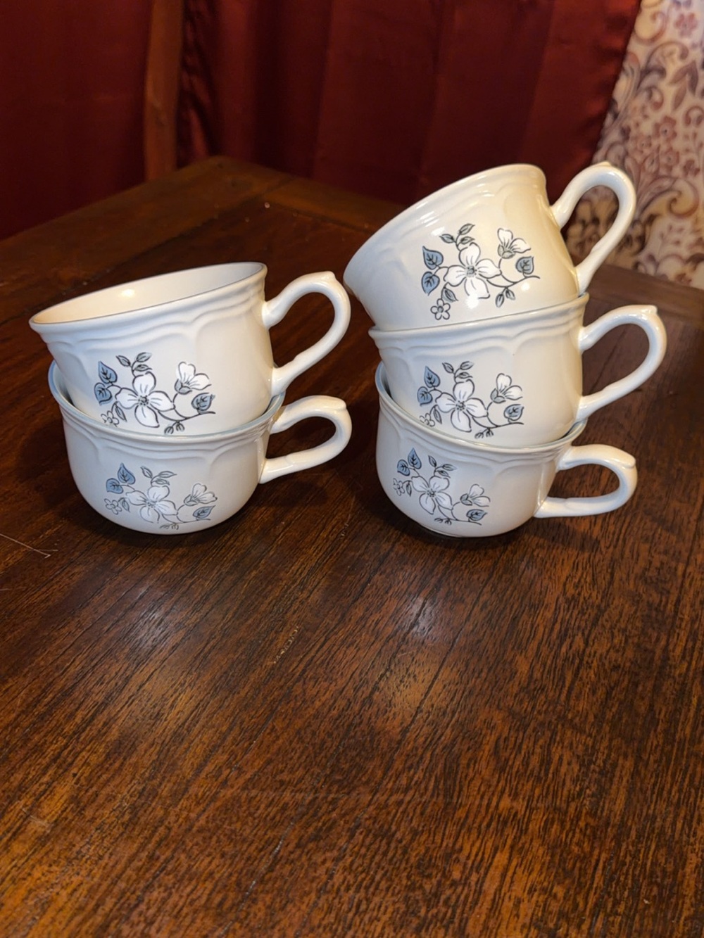 Covington edition stoneware set Floral Ceramic set of 5 mugs